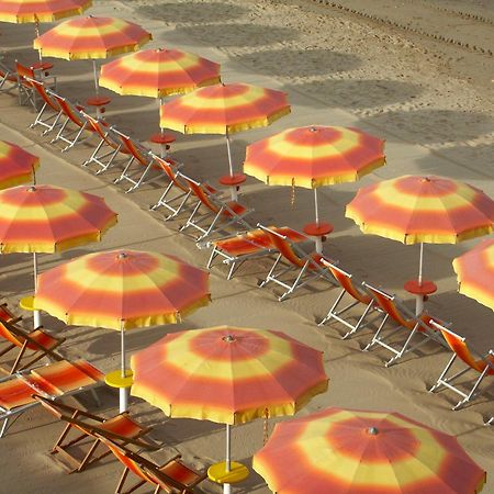 סן וינצ'נזו Hotel Il Delfino מראה חיצוני תמונה