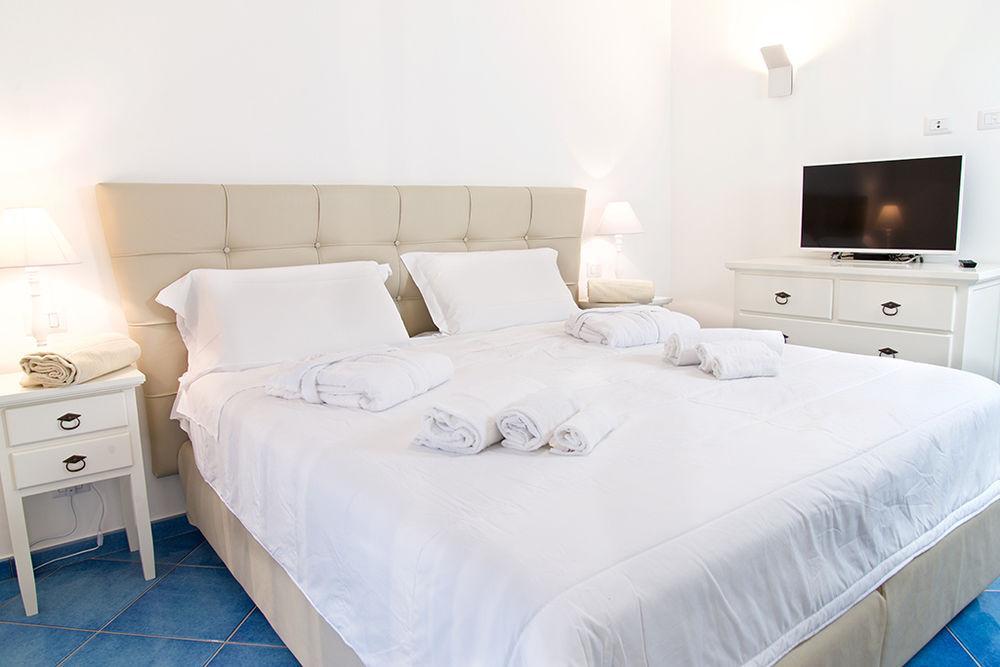 סן וינצ'נזו Hotel Il Delfino מראה חיצוני תמונה