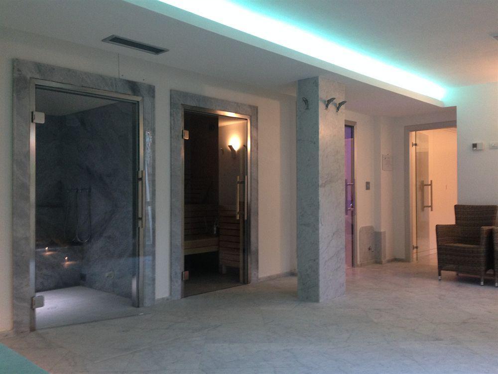 סן וינצ'נזו Hotel Il Delfino מראה חיצוני תמונה