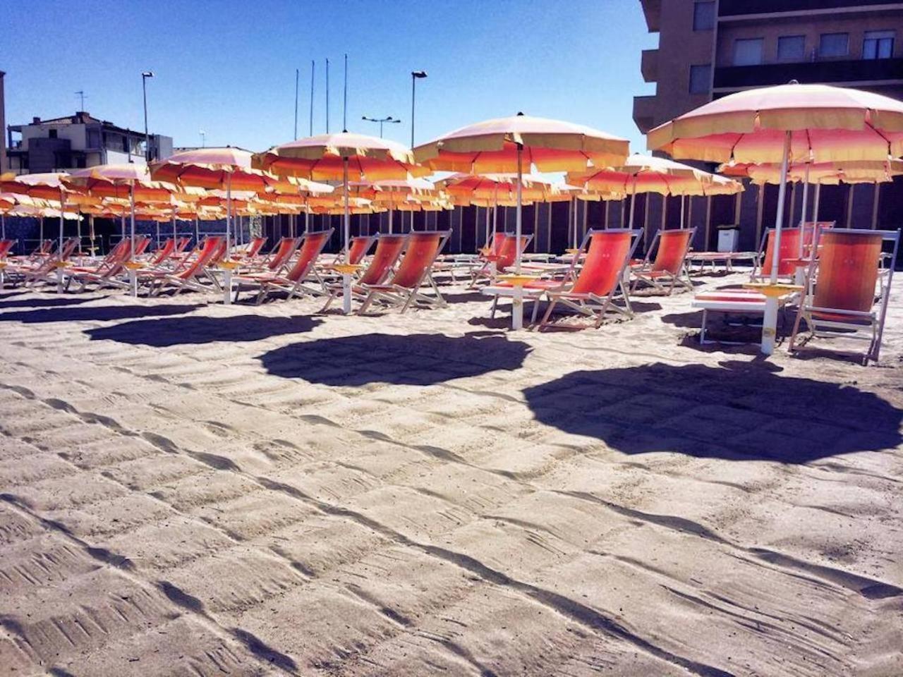 סן וינצ'נזו Hotel Il Delfino מראה חיצוני תמונה