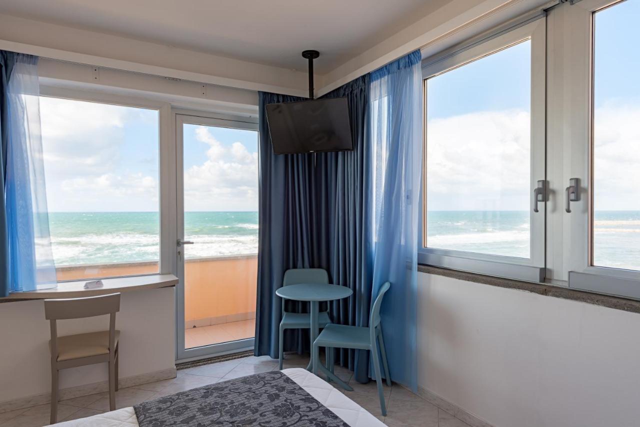 סן וינצ'נזו Hotel Il Delfino מראה חיצוני תמונה